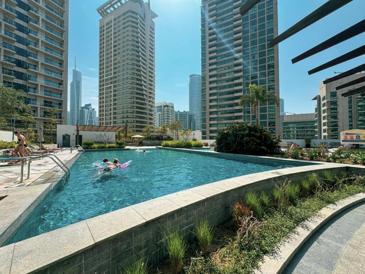 Luxury In Marina With Canal Views * Dubai