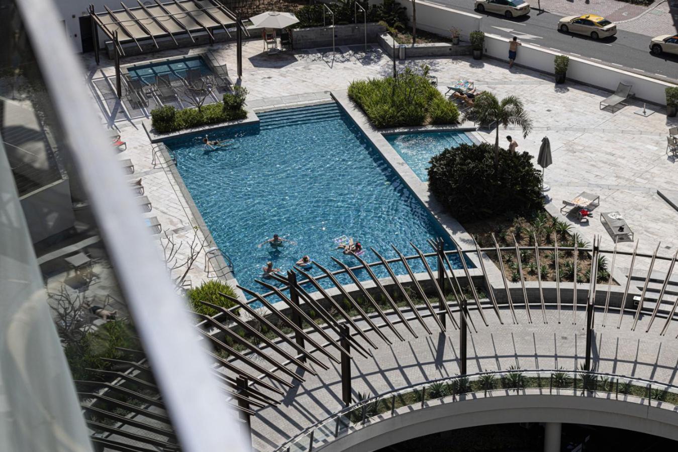 Luxury In Marina With Canal Views
