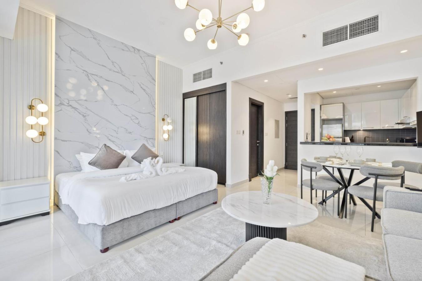 Apartment Luxury In Marina With Canal Views