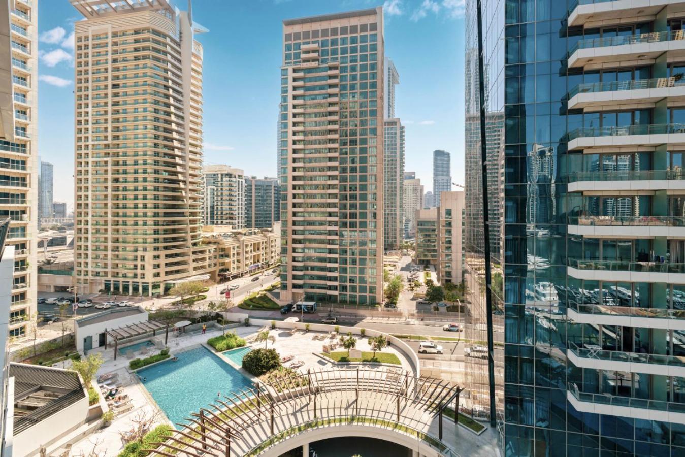 Luxury In Marina With Canal Views